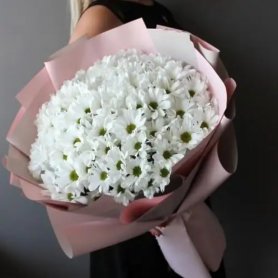 Моно букет «Белые хризантемы» от интернет-магазина «Донна Роза» в Кемерово