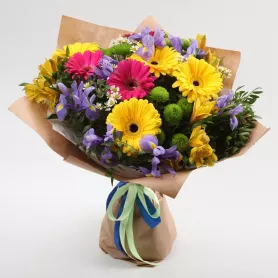 Сборный букет &laquo;Песня цветов&raquo; от интернет-магазина «Донна Роза» в Кемерове