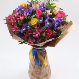 Сборный букет с альстромериями &laquo;Приветствие&raquo; от интернет-магазина «Донна Роза» в Кемерове