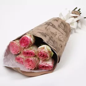 Моно букет из 5 роз &laquo;Молочная девочка&raquo; от интернет-магазина «Донна Роза» в Кемерове