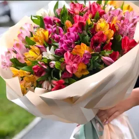Сборный букет &laquo;Мелодия весны&raquo; от интернет-магазина «Донна Роза» в Кемерове