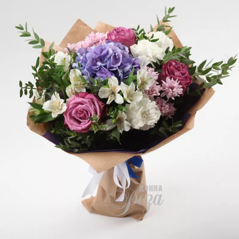 Сборный букет с гортензией &laquo;Дюймовочка&raquo;