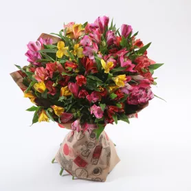 Монобукет с альстромериями &laquo;Ботаника&raquo; от интернет-магазина «Донна Роза» в Кемерове