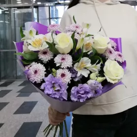 Сборный букет &laquo;Сиреневый туман&raquo; от интернет-магазина «Донна Роза» в Кемерове