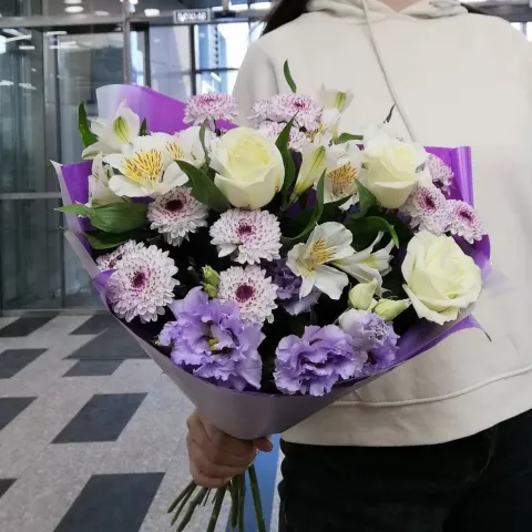 Сборный букет &laquo;Сиреневый туман&raquo; от интернет-магазина «Донна Роза» в Кемерове