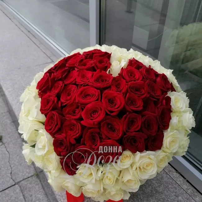 Монобукет из роз в виде сердца