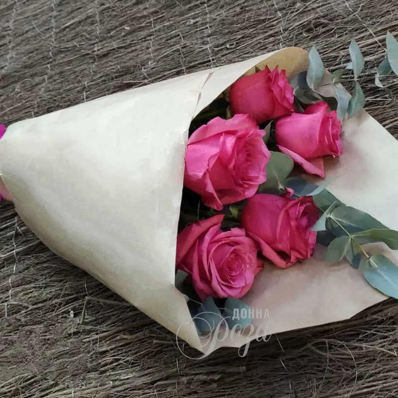 Монобукет из 5 розовых роз &laquo;Заветная мечта&raquo; 1