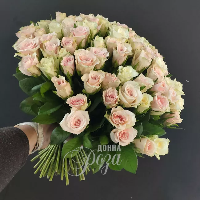 Монобукет из 101 розовой розы &laquo;Грация&raquo; 1