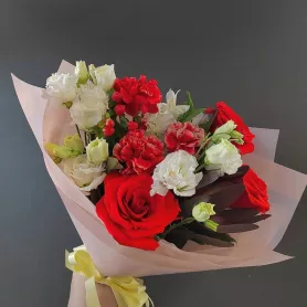 Букет &laquo;Любовная история&raquo; от интернет-магазина «Донна Роза» в Кемерове