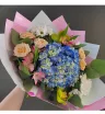 Сборный букет с гортензией &laquo;Bubble gum&raquo;