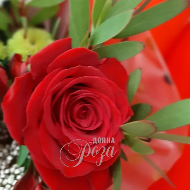 Сборный букет с гортензией  &laquo;Малина&raquo; 2