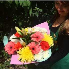 Сборный букет &laquo;Цветочный бал&raquo; от интернет-магазина «Донна Роза» в Кемерово