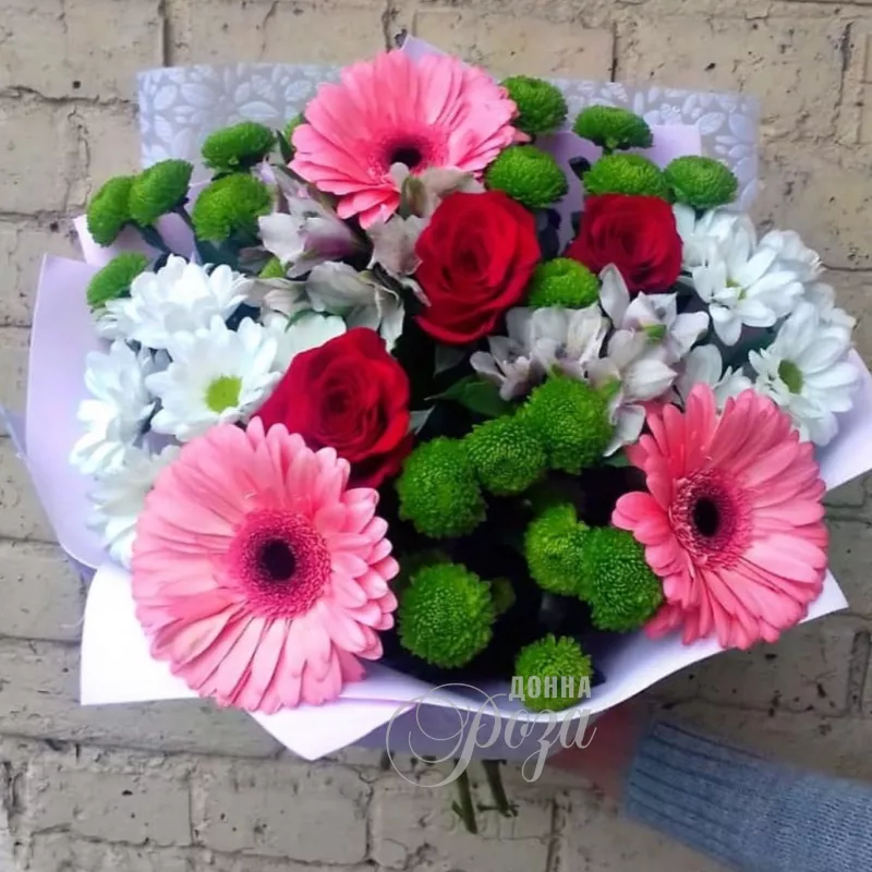 Сборный букет &laquo;Вечно красивая&raquo;