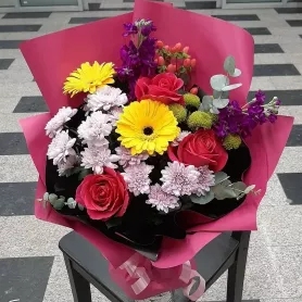 Сборный букет &laquo;Долгожданное счастье&raquo; от интернет-магазина «Донна Роза» в Кемерове