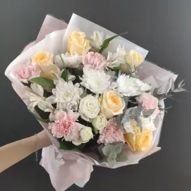 Сборный букет &laquo;Хрупкая нимфа&raquo; от интернет-магазина «Донна Роза» в Кемерове