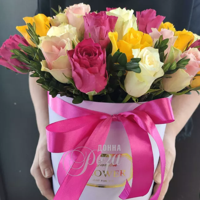 Композиция в шляпной коробке &laquo;Для самой нежной&raquo; 1