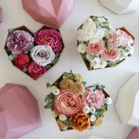 Композиция &laquo;Цветочное сердце&raquo; от интернет-магазина «Донна Роза» в Кемерово