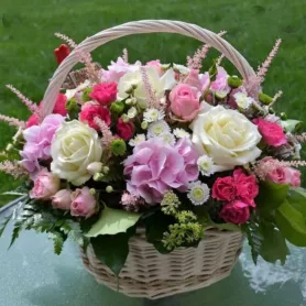 Композиция в корзине &laquo;Благородный вкус&raquo; от интернет-магазина «Донна Роза» в Кемерово