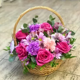 Композиция в корзине &laquo;Донна Роза&raquo; от интернет-магазина «Донна Роза» в Кемерове