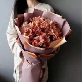 Монобукет &laquo;Карамельные хризантемы&raquo; от интернет-магазина «Донна Роза» в Кемерово