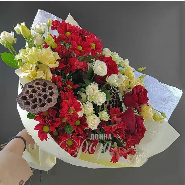 Авторский букет &laquo;Брусничный пирог&raquo;