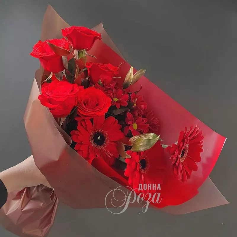 Авторский букет с герберами &laquo;Кармен&raquo;