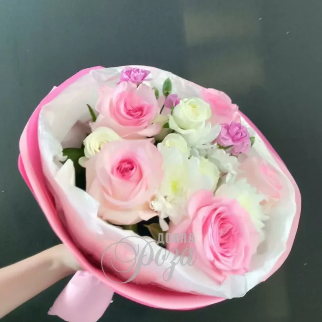 Сборный букет из роз и гвоздик &laquo;Солнечный зайчик&raquo;