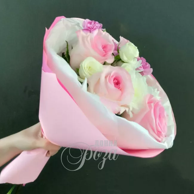 Сборный букет из роз и гвоздик &laquo;Солнечный зайчик&raquo; 1