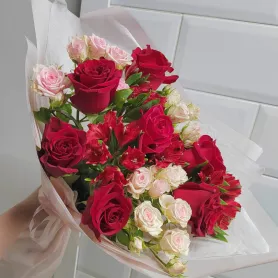 Авторский букет«Донна Роза in RED» размер L от интернет-магазина «Донна Роза» в Кемерове