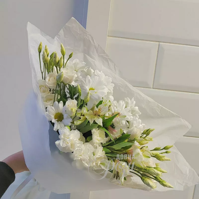 Сборный букет &laquo;Донна Роза in WHITE&raquo; размер S
