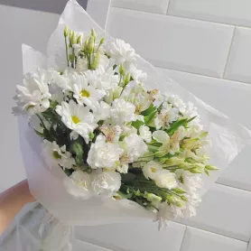 Букет &laquo;Донна Роза in WHITE&raquo; размер M от интернет-магазина «Донна Роза» в Кемерове