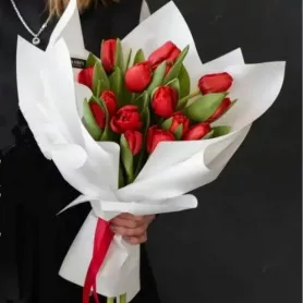 Букет из тюльпанов &laquo;Любовь&raquo; от интернет-магазина «Донна Роза» в Кемерово