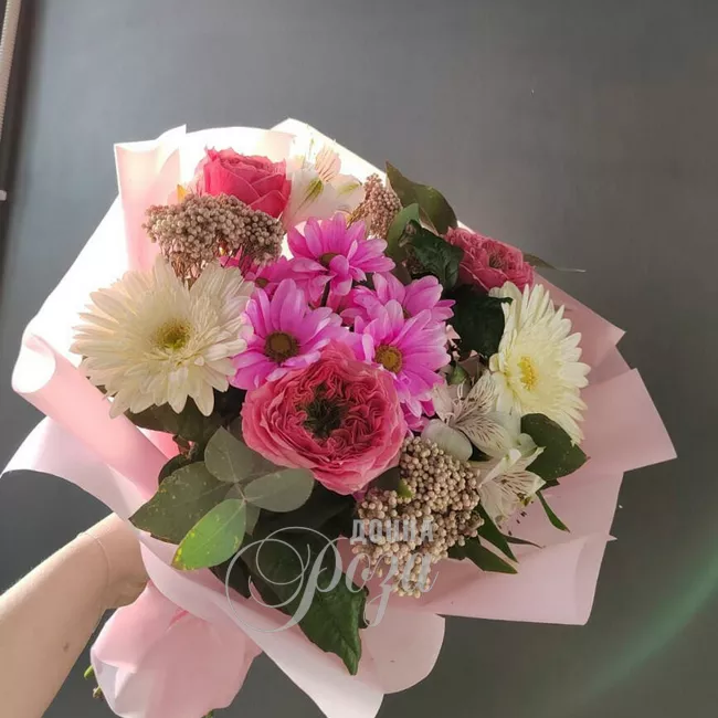 Сборный букет &laquo;Мон-амур&raquo;