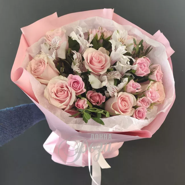 Сборный букет с альстромериями &laquo;Вечер в Милане&raquo;