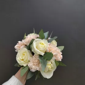 Букет невесты "Модница" от интернет-магазина «Донна Роза» в Кемерово