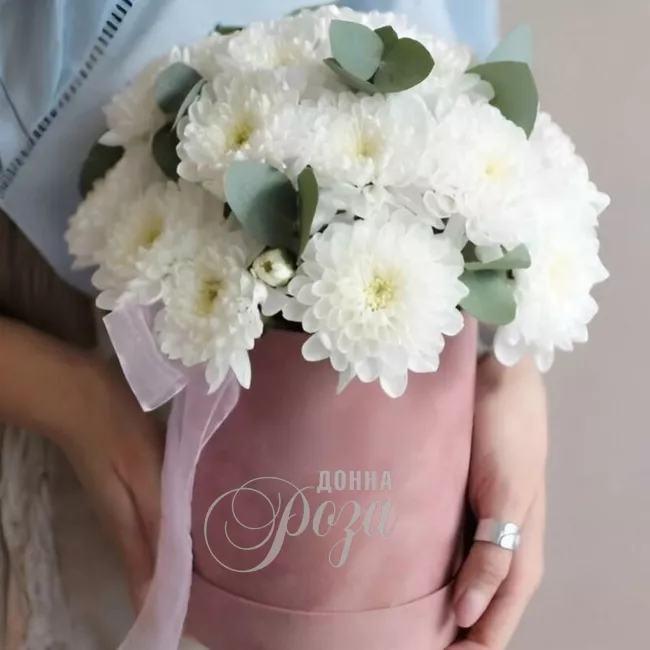 Композиция в шляпной коробке &laquo;Нежный аромат зефира&raquo;