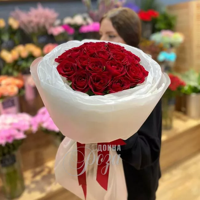 Букет из красных роз &laquo;Стрела Купидона&raquo;