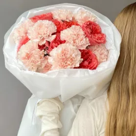 Букет &laquo;Между вымыслом и снами&raquo; от интернет-магазина «Донна Роза» в Кемерове