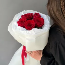 Букет &laquo;Красная роза&raquo; от интернет-магазина «Донна Роза» в Кемерове