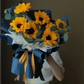 Букет &laquo;Поцелуй солнца&raquo; от интернет-магазина «Донна Роза» в Кемерове