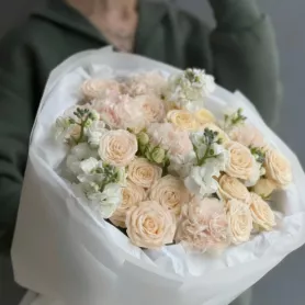 Букет &laquo;Элизабет&raquo; от интернет-магазина «Донна Роза» в Кемерове