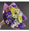 Сборный букет с хризантемами &laquo;Голубка&raquo;