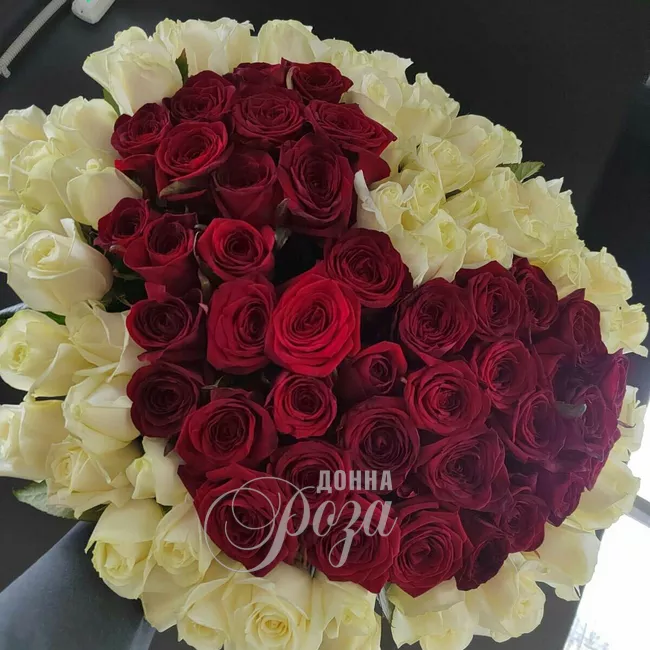 Сердце из 101 розы