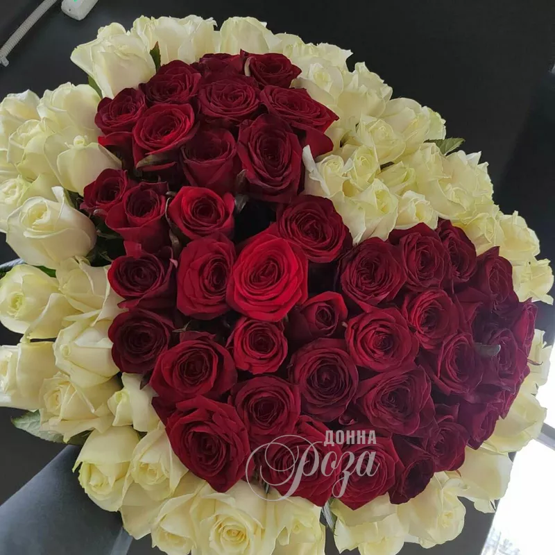 Сердце из 101 розы