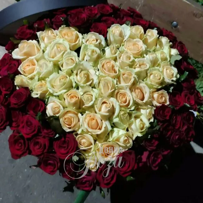 101 роза &laquo;Белое сердце&raquo;