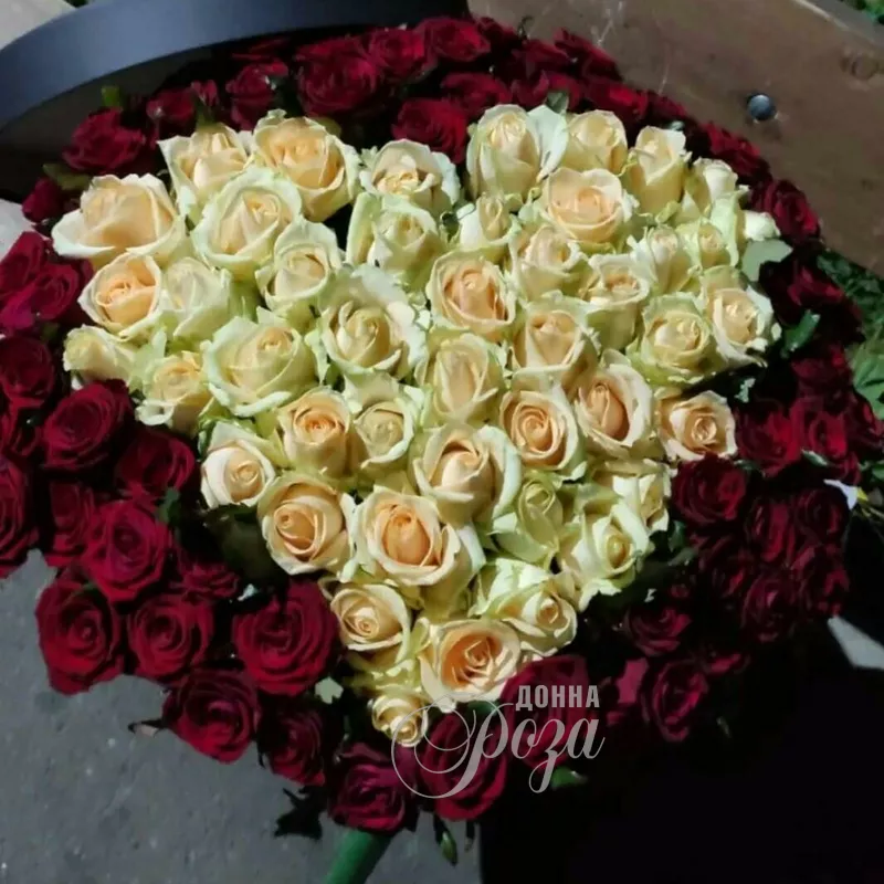 101 роза &laquo;Белое сердце&raquo;