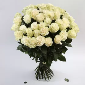 Монобукет белых роз &laquo;Мун Стар&raquo; от интернет-магазина «Донна Роза» в Кемерове