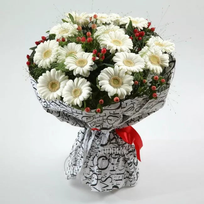 Сборный букет с мини герберами &laquo;Ромашка&raquo;