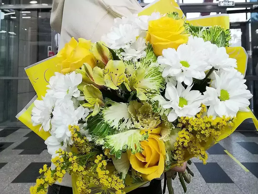 Букет от салона &laquo;Донна Роза&raquo;